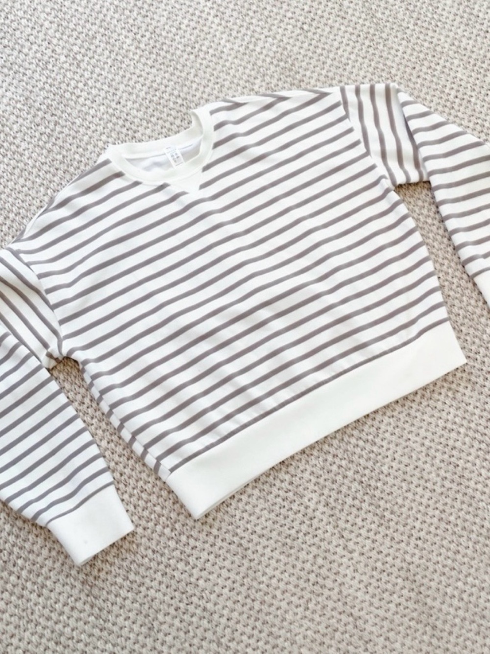 SPANX Air Essentials Crewneck White & Beige Striped Sweatshirt Top sz Small